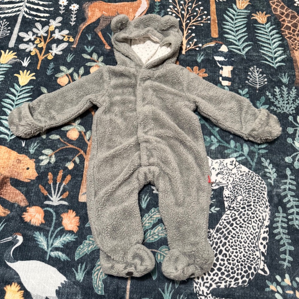 Magnetic Me Baby Gray Bear Fleece Footed Bunting Suit Size 0-3 Months